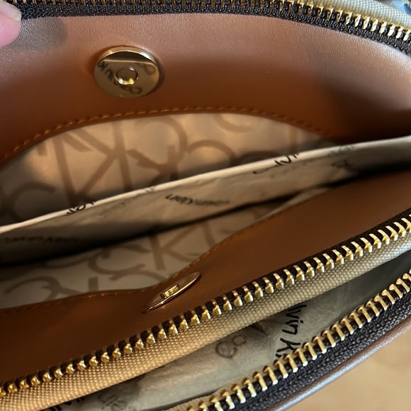 Calvin Klein body bag - Picture 8 of 8